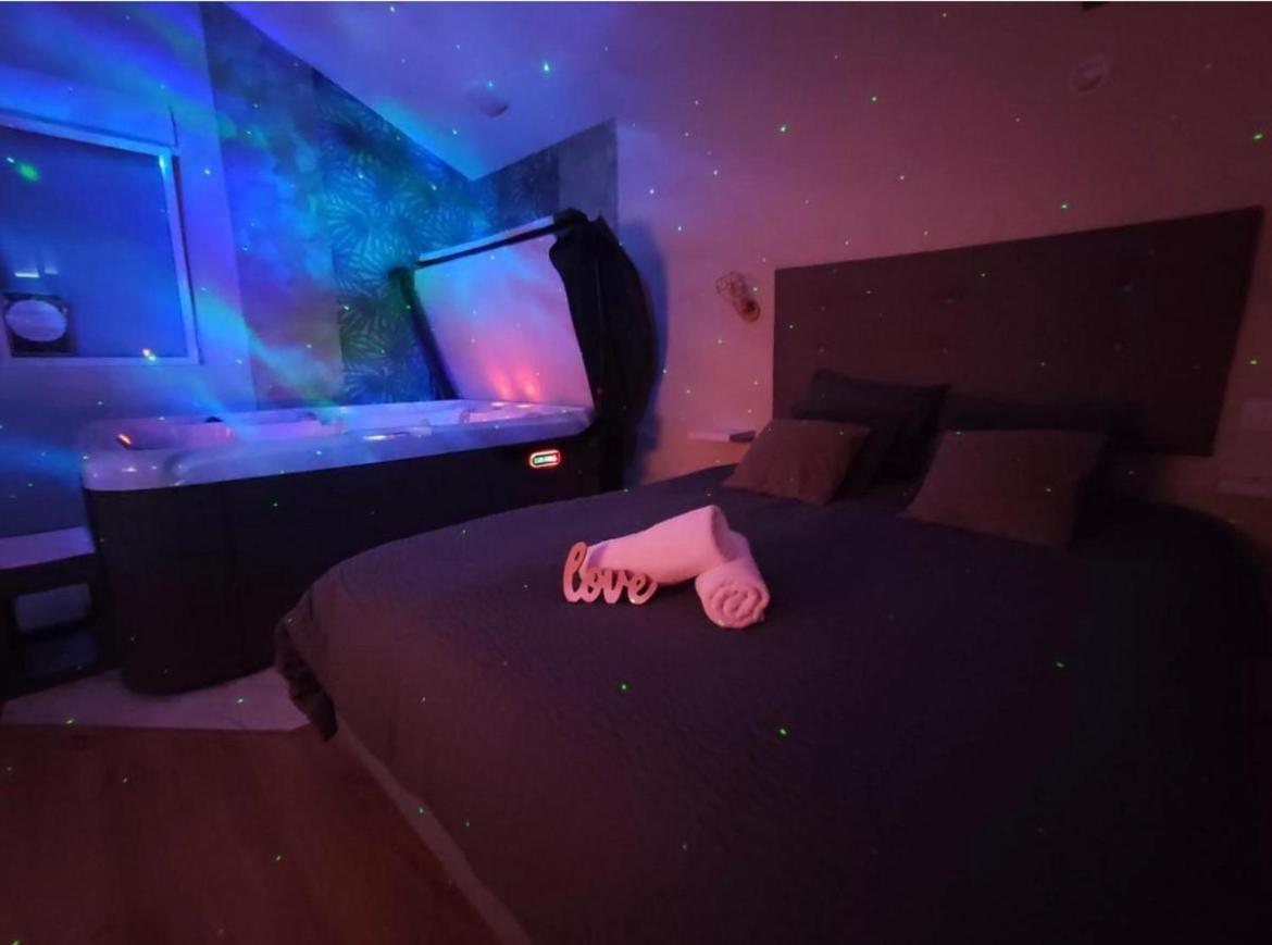 Le Cocoon D'Emy Bed and Breakfast Louvetot Buitenkant foto